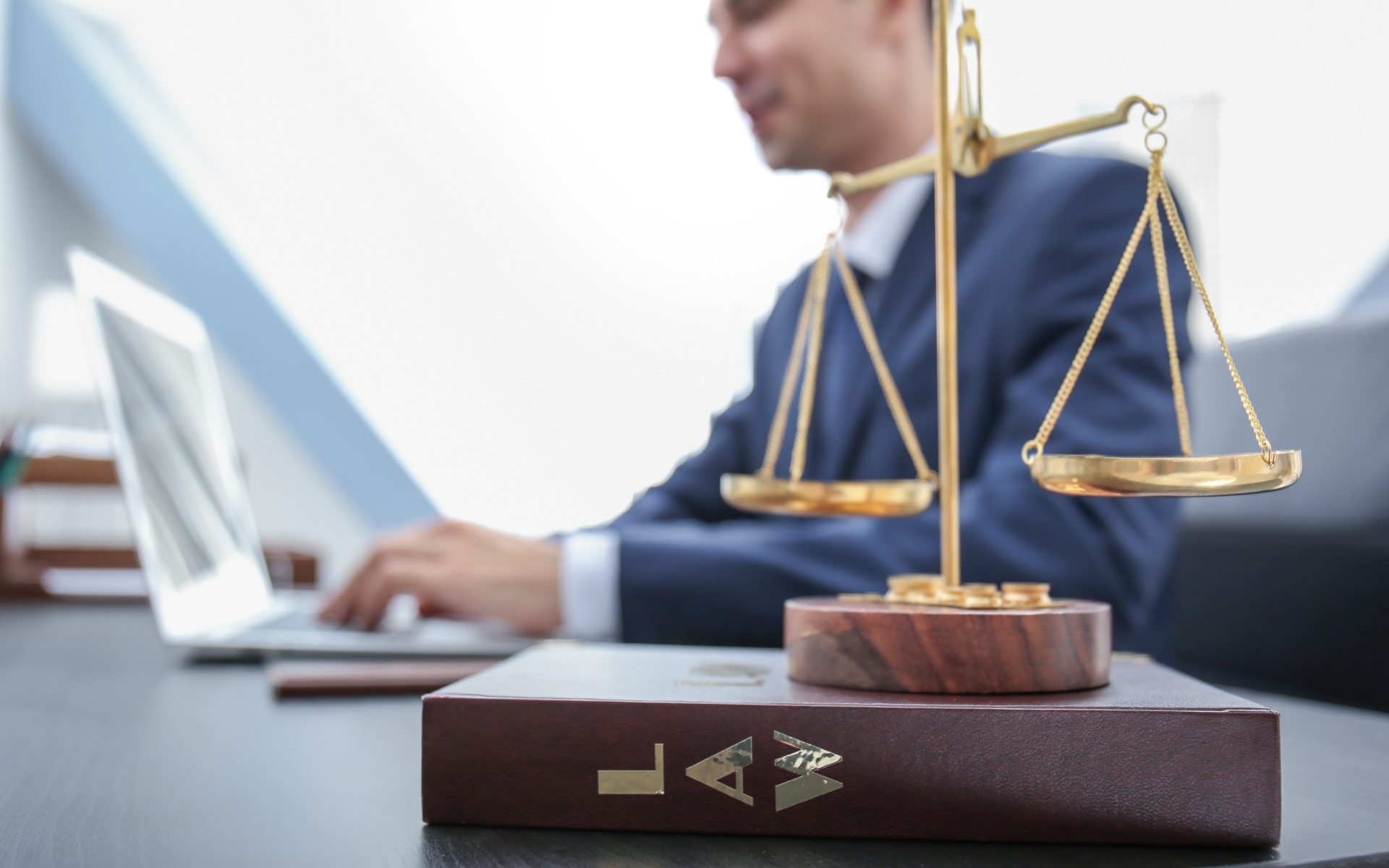 Traduzioni Legali e Giuridiche: La Nostra Impeccabile Competenza al Vostro Servizio